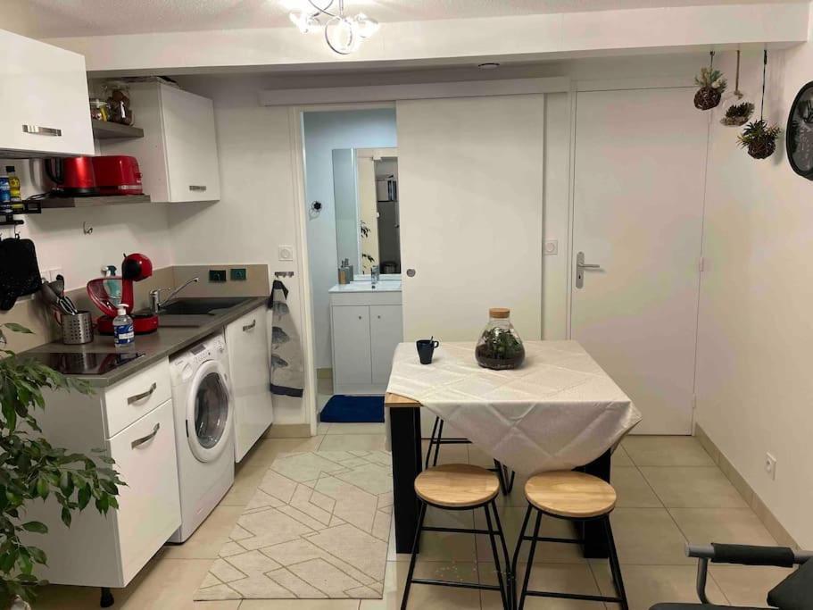 Apartamento Le Cocon Balneo Sens Exterior foto